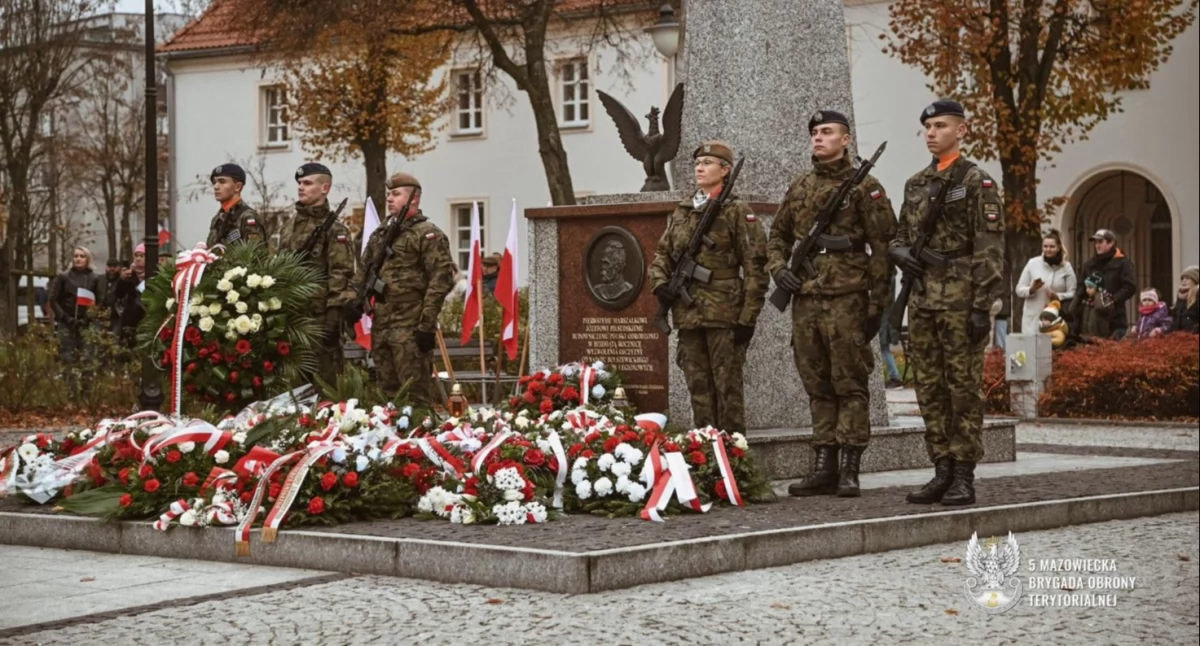 Armia i obrona terytorialna, hołdzie Niepodległej - zdjęcie, fotografia