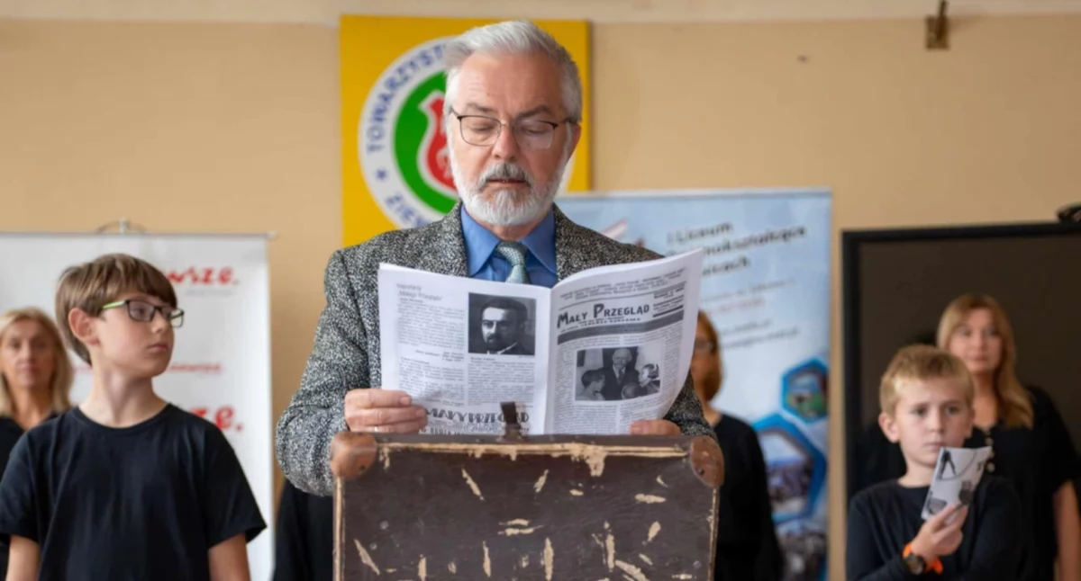 Edukacja - Szkoły, Szkolna scena wielkie przesłanie Platerowscy artyści zachwycają - zdjęcie, fotografia
