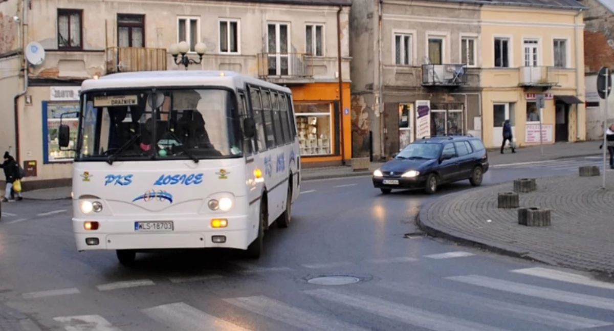 Komunikaty policji, Bezpieczny wyjazd ferie warto wiedzieć kontrolach autokarów - zdjęcie, fotografia