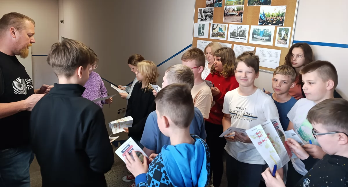 Edukacja - Szkoły, Śladami rakiety tropem historii uczniowie Sarnak stworzyli wyjątkową terenową - zdjęcie, fotografia