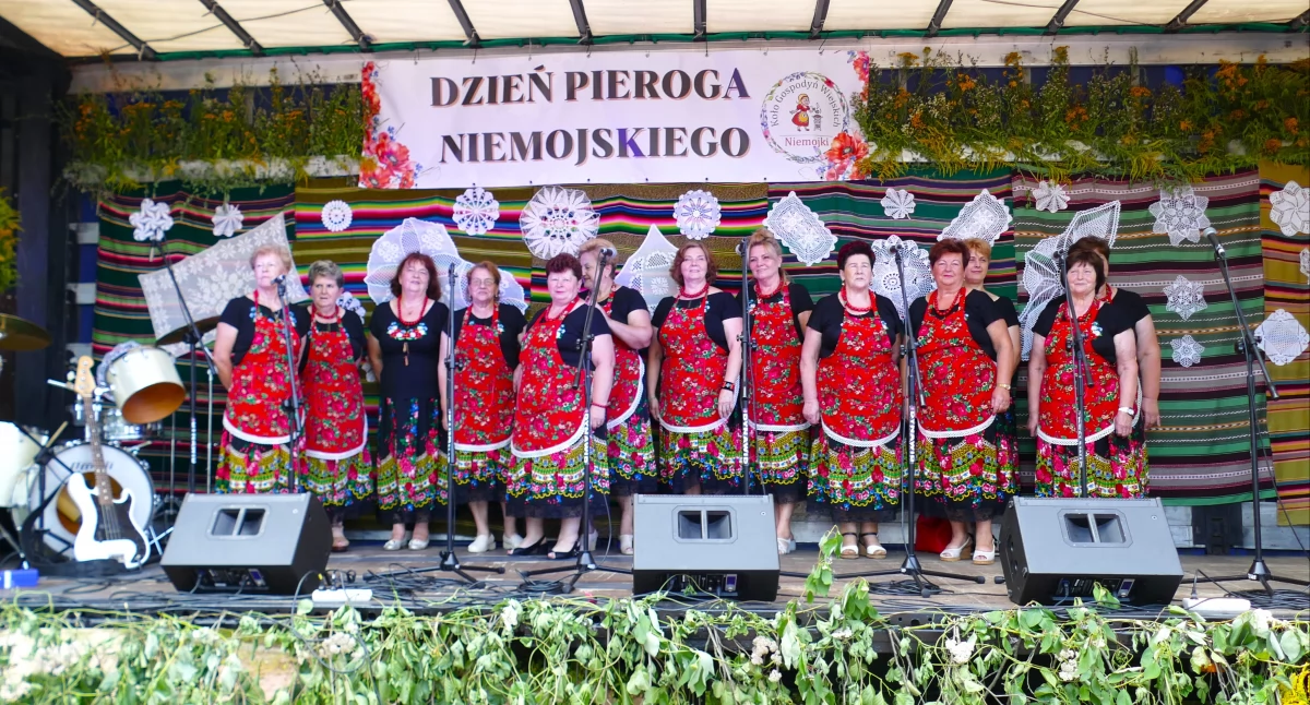 Imprezy cykliczne, Niedziela pełna smaku Dzień Pieroga Niemojkach - zdjęcie, fotografia