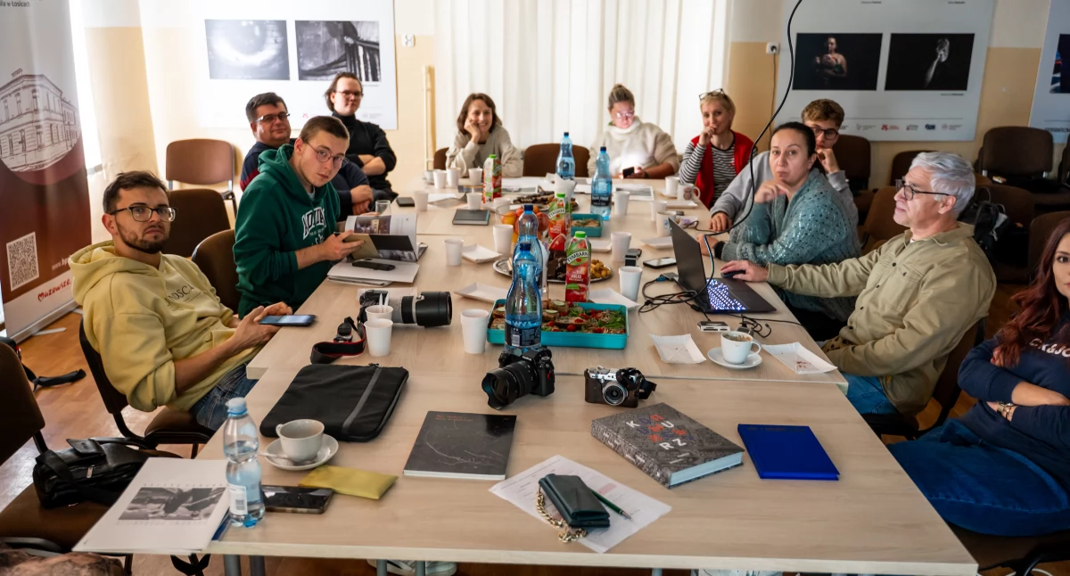 Projekty - Wystawy, Fotograficzna podróż przez powiat łosicki start światłoczułego projektu - zdjęcie, fotografia