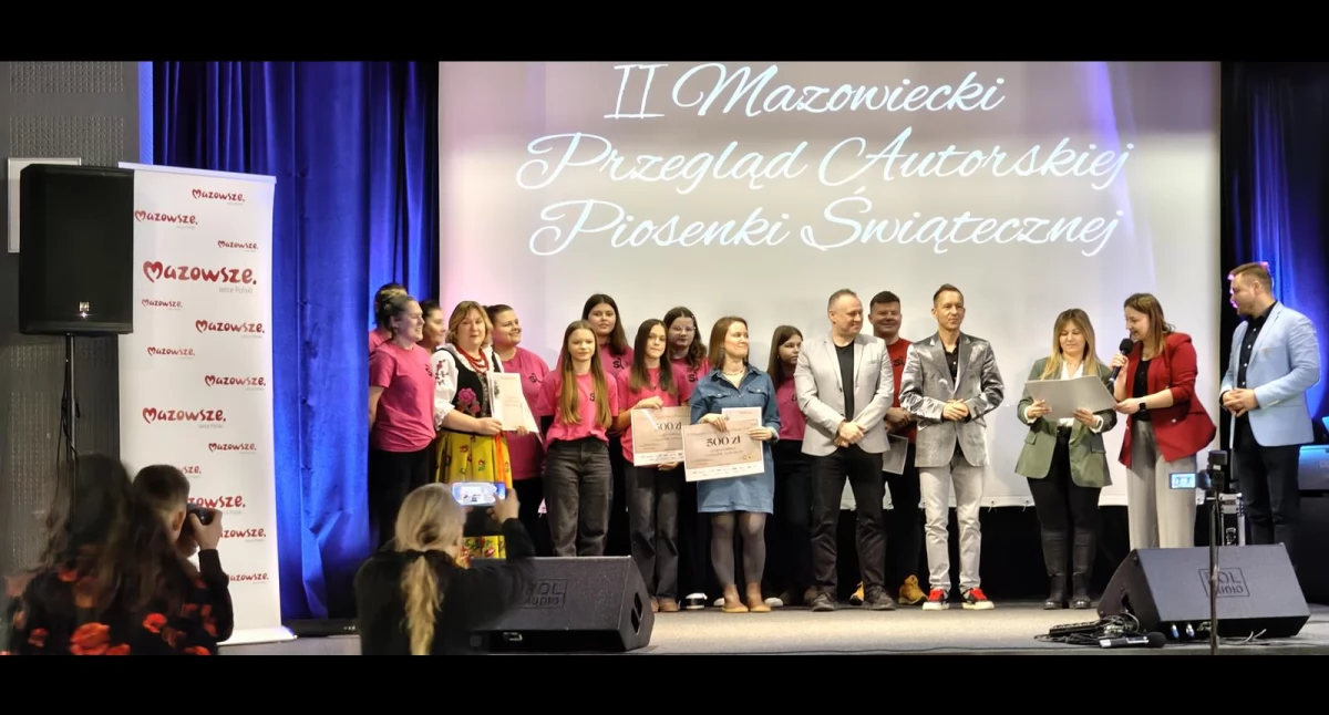 Koncerty - Muzyka, Zespół Platerowa podium Mazowiecki Przegląd Autorskiej Piosenki Świątecznej Mordach - zdjęcie, fotografia