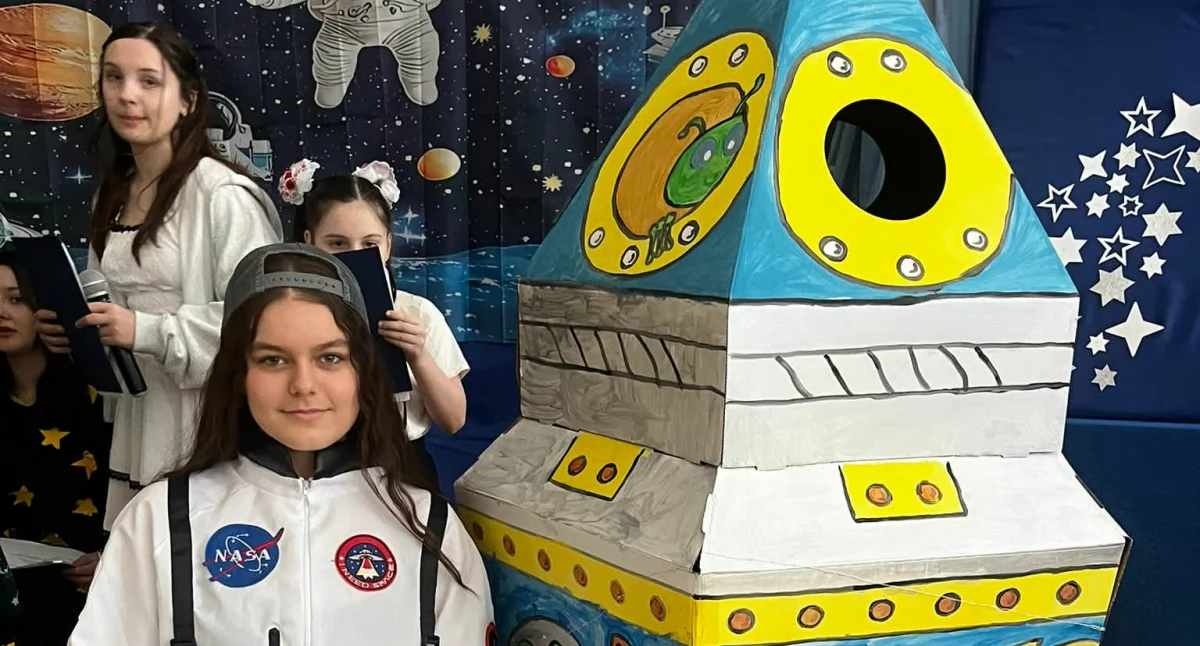 Edukacja - Szkoły, „Od Kopernika Kosmosu” uczniowie pokazali wyobraźnia granic - zdjęcie, fotografia