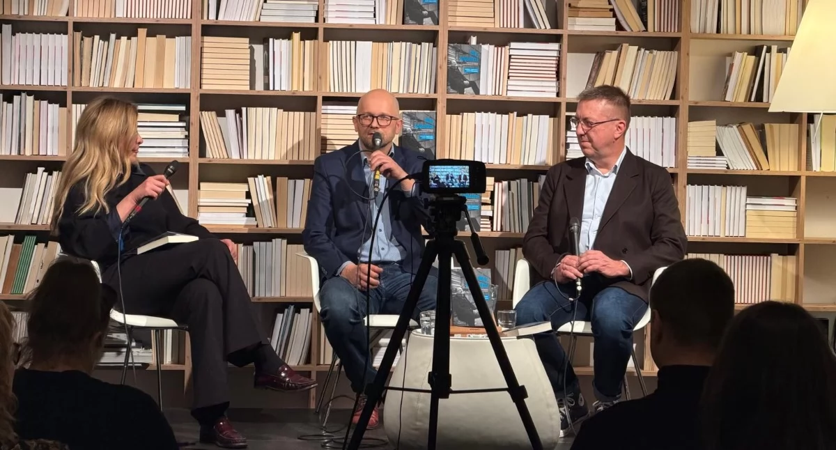 Informacje, Kiedy pracy spotykają odwaga zaufanie zwykła ludzka życzliwość Annie Kondraciuk Nowym Kurierze Łosice historii która wybrzmiała książce „My lokalni” Andrysiaka Pawłowskiego - zdjęcie, fotografia