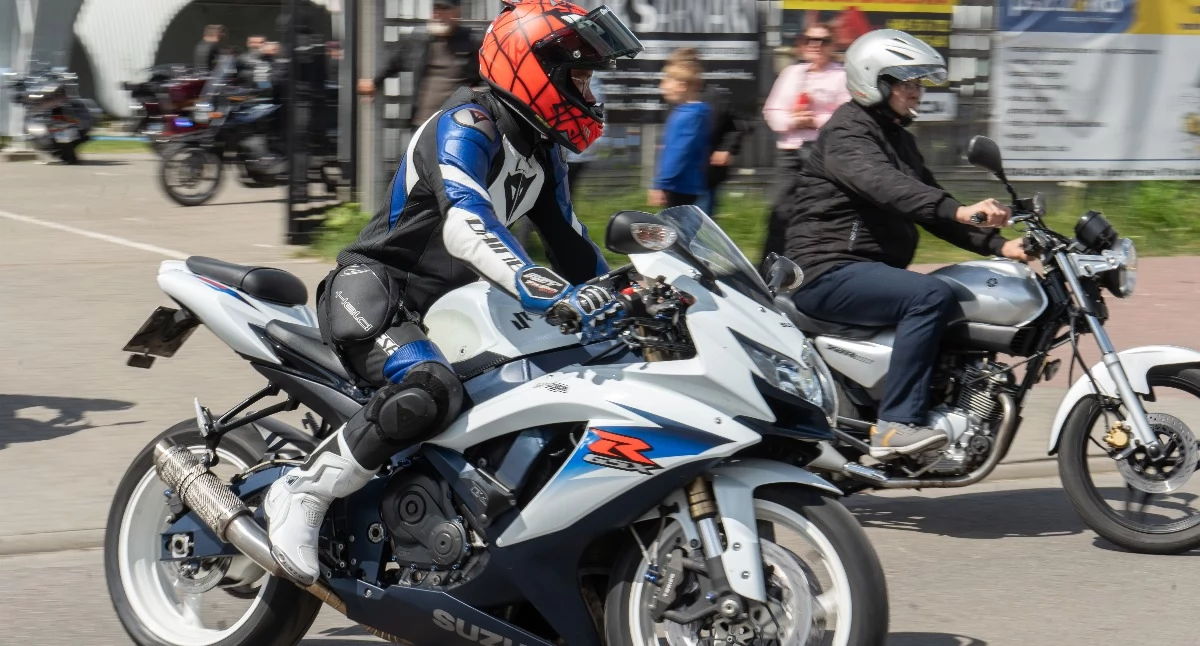 Imprezy cykliczne, Blisko motocykli tłumy mieszkańców mocne otwarcie sezonu MotoTrip - zdjęcie, fotografia