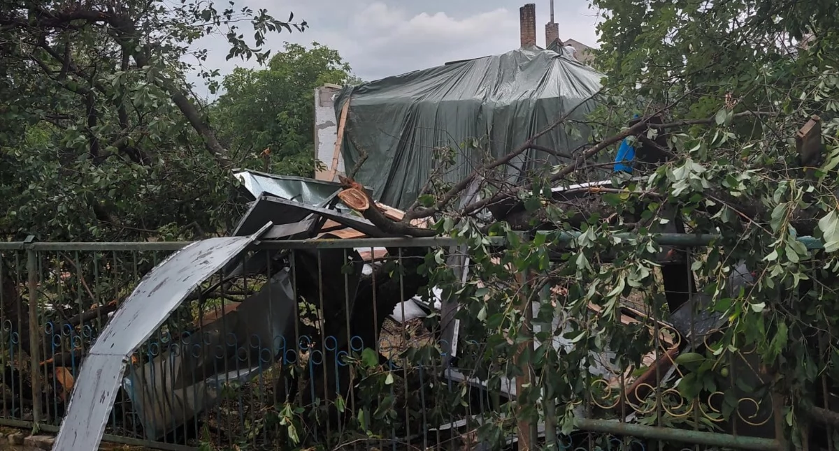 Pożary straż pożarna, Ponad interwencji burzy Powiat łosicki liczy straty nawałnicy - zdjęcie, fotografia