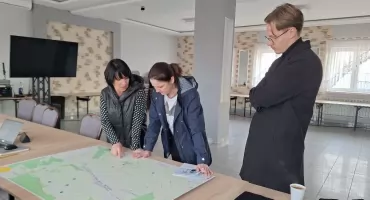 Trzeci dzień konsultacji w Gminie Stara Kornica. Mieszkańcy Nowej Kornicy rozmawiali o planowanej inwestycji wiatrowej. 
