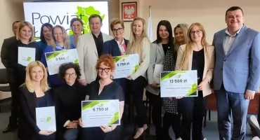 Powiat podpisał umowy z organizacjami pozarządowymi. Dofinansowanie otrzymało pięć projektów