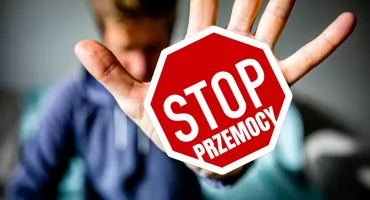 Po ataku w Starej Kornicy płyną słowa wsparcia. Samorządowcy mówią: stop przemocy
